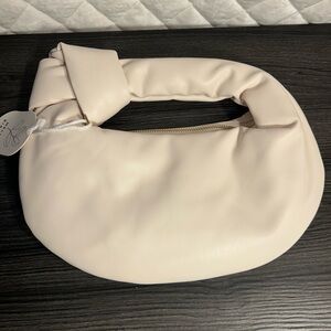 NWT Melie Bianco Cream Knot Purse Bag